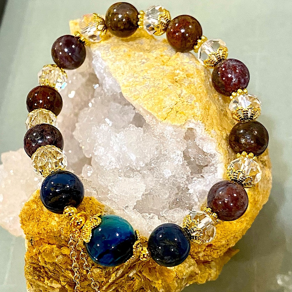 Stretch bracelet with agate stones